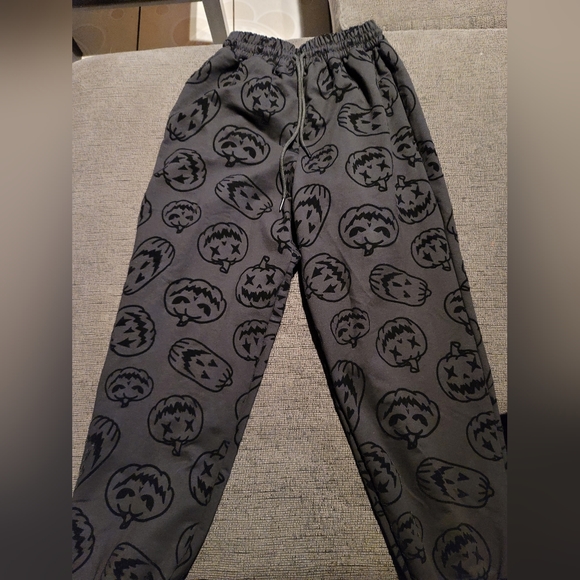Foxblood Halloween forever joggers - Picture 2 of 4